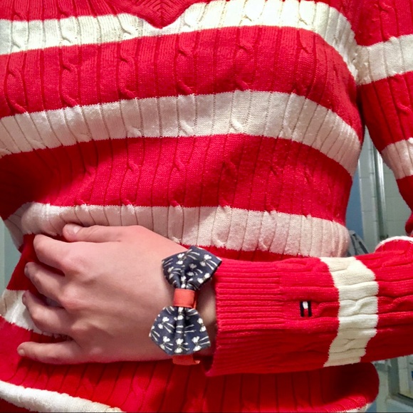 🇺🇸 Tommy Hilfiger Stripes Pink V-Neck Sweater - Picture 2 of 3